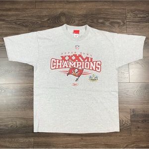 Reebok NFL Super Bowl Champions Tampa Bay Buccaneers Men’s Football T-Shirt Sz L